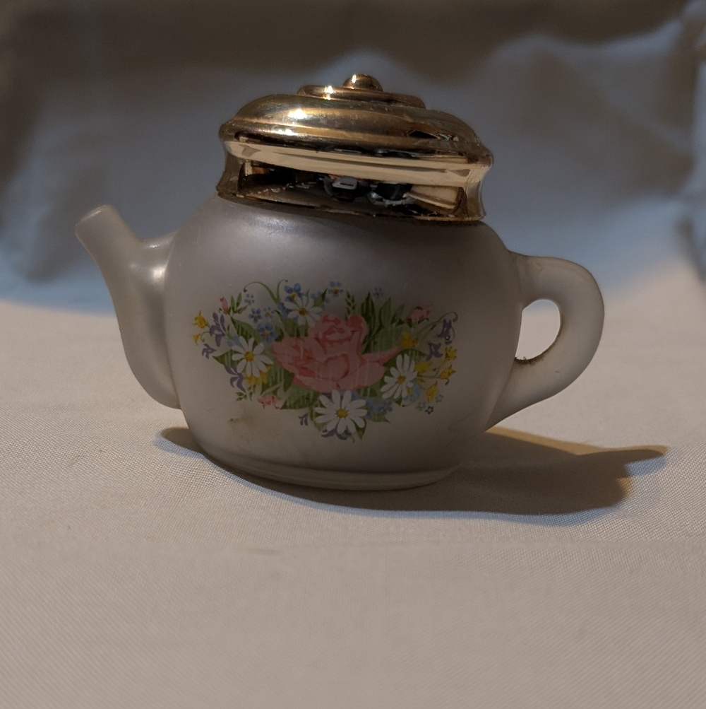 Vintage Avon Tea Time Powder Sachet
